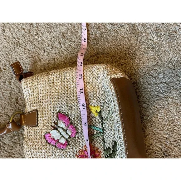 Butterfly Straw Tote great condition - Picture 4 of 7